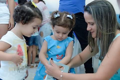cobertura fotografica, foto festa infantil, decoraçao baby shark, foto aniversario menina 2 anos, festa em salão de festas, fotografa aniversario tatuape, fotografa de criança, fotografa de eventos, fotos espontanea de criança'