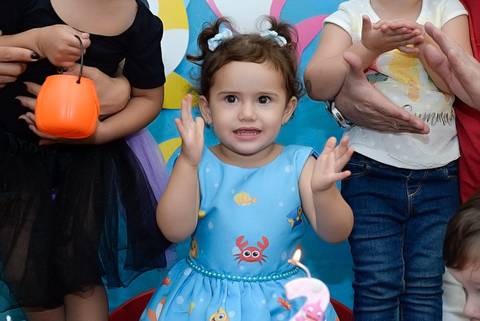cobertura fotografica, foto festa infantil, decoraçao baby shark, foto aniversario menina 2 anos, festa em salão de festas, fotografa aniversario tatuape, fotografa de criança, fotografa de eventos, Foto dos parabens'