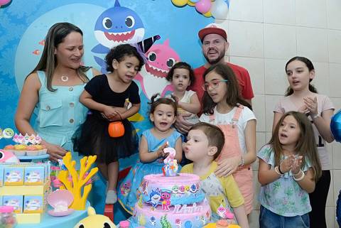 cobertura fotografica, foto festa infantil, decoraçao baby shark, foto aniversario menina 2 anos, festa em salão de festas, fotografa aniversario tatuape, fotografa de criança, fotografa de eventos, foto hora parabens'