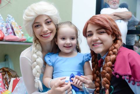 personagem vivo frozen e elsa em aniversario, cobertura fotografica infantil. Festa em salão de festas, fotografa aniversario no tatuape'