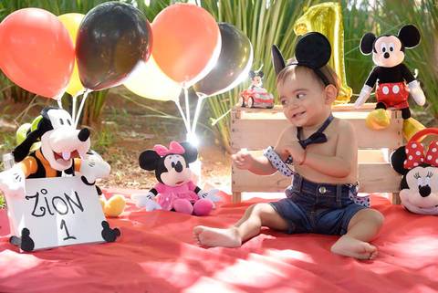 Smash the cake tema mickey smash externo, decoraçao com as cores do tema, fotografa smash the cake e infantil no tatuape'