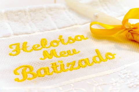 toalha e vela, oleo ungido, amarelo e branco, Fotografa batizado, cha de bebe, aniversario no tatuape. igreja são rafael na mooca. '