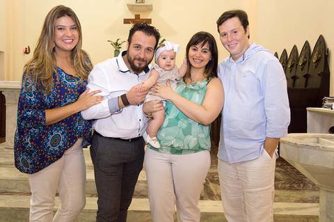 padrinhos com os pais no altar da igreja, Fotografa batizado, cha de bebe, aniversario no tatuape. Foto batismo, igreja são rafael na mooca. '