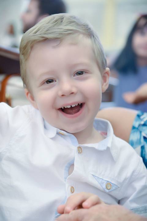 Fotografa batizado, cha de bebe, aniversario no tatuape. Foto batismo, paroquia santa rita de cassia. Batizado Catolico. foto da criança no batizado. Batismo sem madrinha. Batizado diferente'