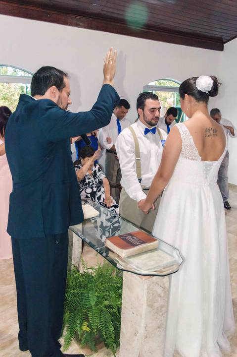 bençao do celebrante em casamento. Casamento rustico em capela no sitio'