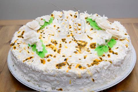 bolo de maracuja festa 30 anos'