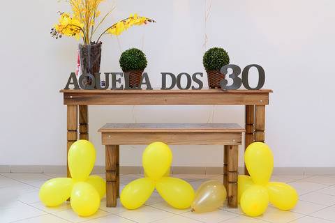 Festa 30 anos no condominio, decoracao de mesa festa adulto'
