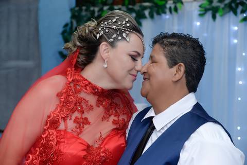 foto romantica de casamento gay entre mulheres'