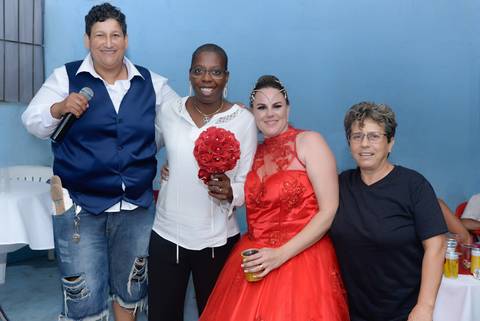 o buque foi para a melhor amiga do casal gay'