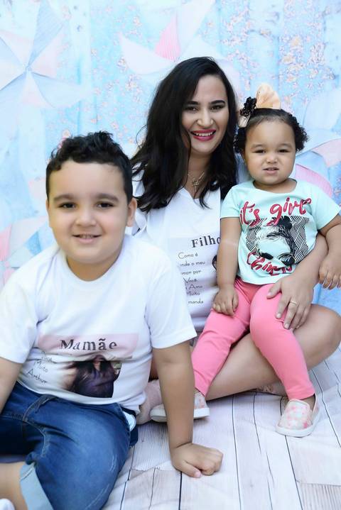 ensaio familia em casa, homestudio tataupe, cenario montado em casa, tia e aniversariante'