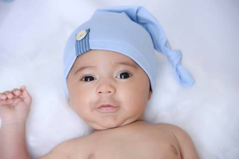 bebe de olhinho aberto ensaio newborn 2 meses estudio tatuape'