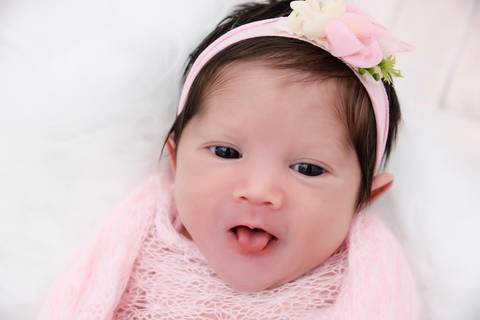 bebe acordado em ensaio newborn, newborn menina tatuape, fotografo de bebe'