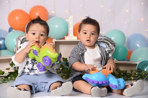 smash the cake com gemeos tema dinossauro, estudio fotografico infantil tatuape'