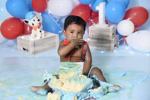 smash the cake com bolo patrulha canina destruido, estudio fotografico no tatuape'