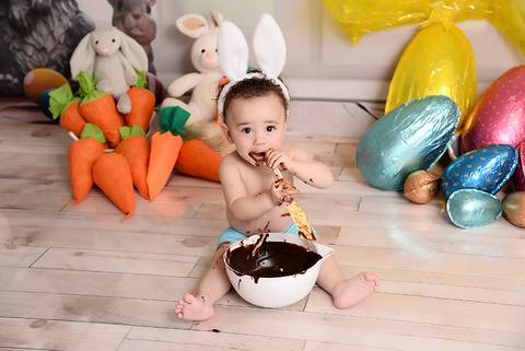 ensaio pascoa tatuape, estudio fotografico infantil, ensaio com chocolate, pascoa 2021 com chocolate, ensaio de bebe, fotografa tatuape infantil'