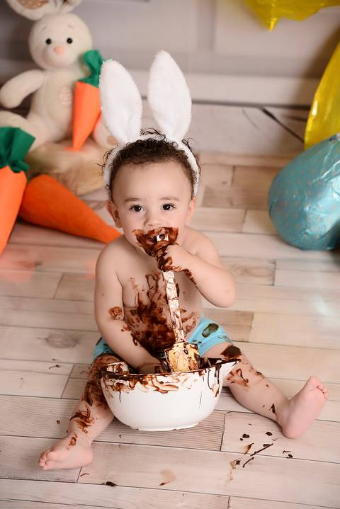 ensaio pascoa tatuape, estudio fotografico infantil, ensaio com chocolate, pascoa 2021 com chocolate, ensaio de bebe, fotografa tatuape'
