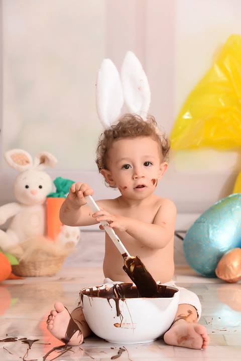 ensaio pascoa tatuape, estudio fotografico infantil, ensaio com chocolate, pascoa 2021 com chocolate, ensaio de bebes, fotografa de bebes tatuape '