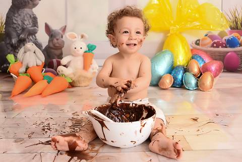 ensaio pascoa tatuape, estudio fotografico infantil, ensaio com chocolate, pascoa 2021 com chocolate, ensaio de bebe, fotografa de bebes tatuape'