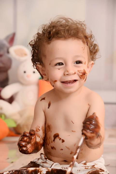 ensaio pascoa tatuape, estudio fotografico infantil, ensaio com chocolate, pascoa 2021 com chocolate, ensaio de bebe, fotografa tatuape'