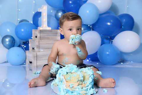 bebe experimentando bolo em ensaio fotografico, smash the cake tatuape, fotografa tatuape'