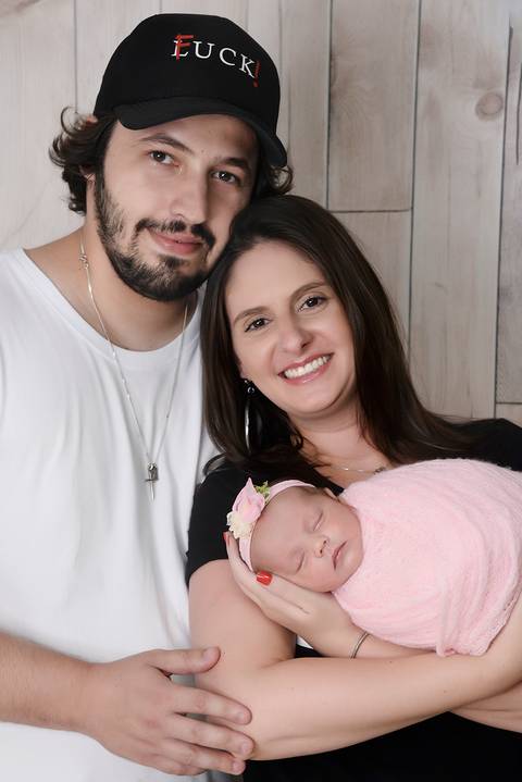 newborn, newborn tatuape, newborn em casa, fotografa newborn tatuape, foto com os pais '