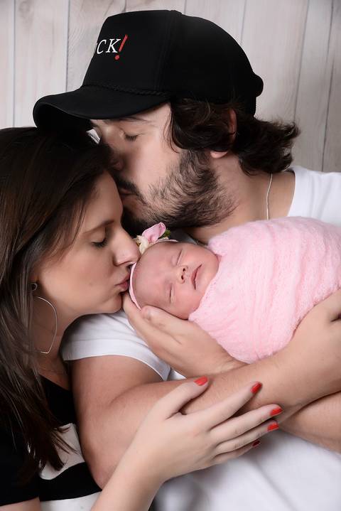 newborn, newborn tatuape, newborn em casa, fotografa newborn tatuape, pai de menina, foto do beijo'