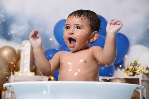 ensaio um ano, splash baby, smash the cake pequeno principe no tatuape, bebe tomando banho'