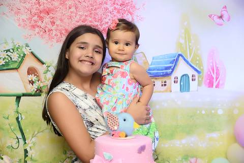 festa em casa, fotografa tatuape, cobertura fotografica de aniversario, aniversario infantil, aniversario em casa, foto com irma mais velha'