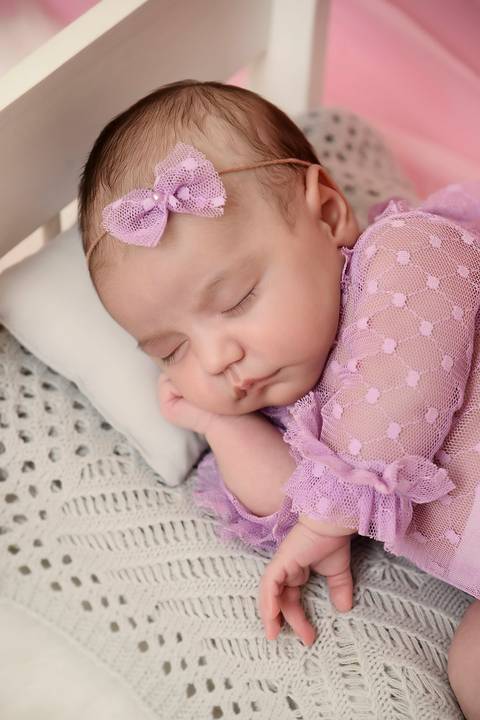 Newborn em casa, newborn em domicilio, ensaio recem nascido menina em casa, fotografo tatuape, newborn lifestyle, fotos bebe, fotos de detalhes do bebe'