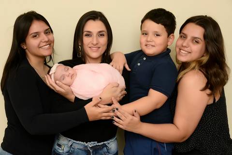 Newborn em casa, newborn em domicilio, ensaio recem nascido menina em casa, fotografo tatuape, newborn lifestyle, fotos bebe'