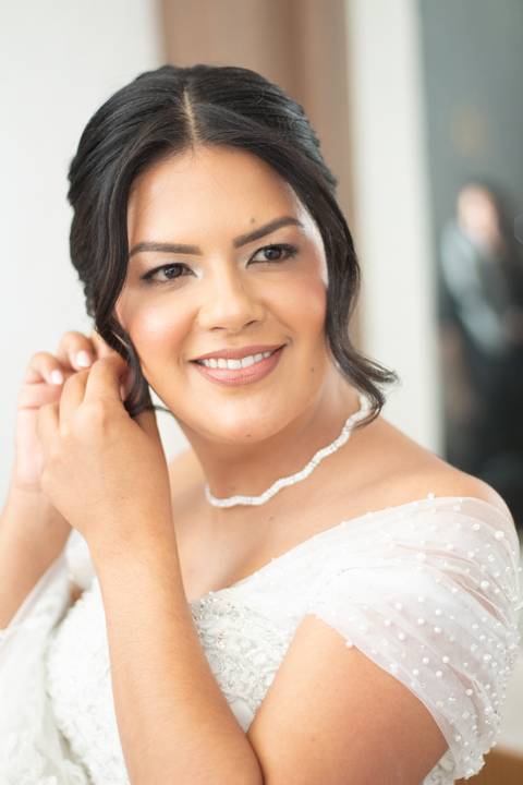 casal durante cerimônia de casamento'