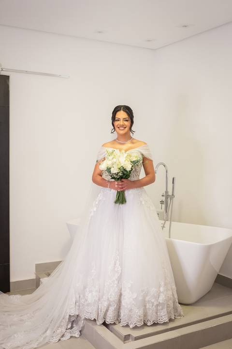 casal durante cerimônia de casamento'