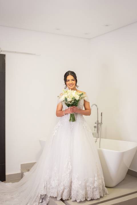 casal durante cerimônia de casamento'