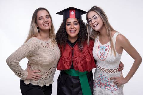 Ensaio de Formatura Nadine Jordane Enfermagem PUCPR'