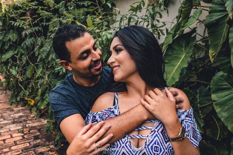 Ensaio Pré wedding criativo na cidade de Araguari.'