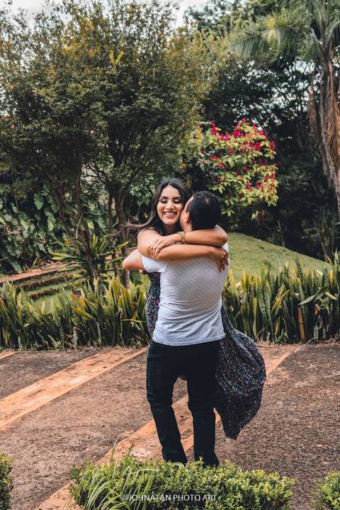 Ensaio Pré wedding criativo na cidade de Araguari.'