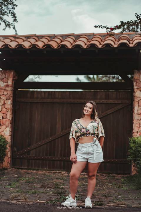 Ensaio em Araguari no Casarão Rosa Nadine escolheu a melhor forma de registrar uma data tão importante de sua vida.'