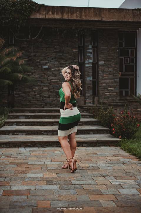 Ensaio em Araguari no Casarão Rosa Nadine escolheu a melhor forma de registrar uma data tão importante de sua vida.'