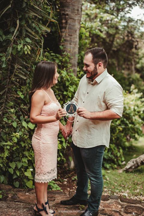 Ensaio Leticia e Alison. Fotografia em um local ideal para ensaio pre wedding na cidade de Araguari.'