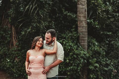 Ensaio Leticia e Alison. Fotografia em um local ideal para ensaio pre wedding na cidade de Araguari.'