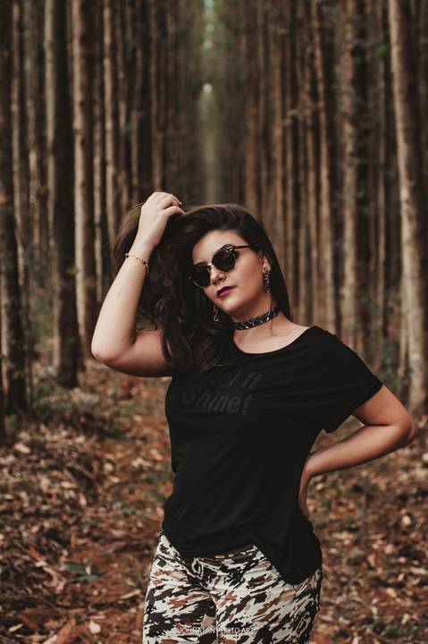 Ensaio de 18 anos da Ana Carolina aqui na cidade de Araguari. Equipe Johnatan Photo Art.'