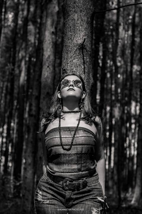 Ensaio de 18 anos da Ana Carolina aqui na cidade de Araguari. Equipe Johnatan Photo Art.'