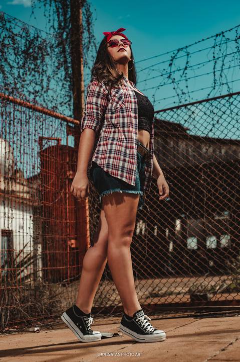 Ensaio de 18 anos da Ana Carolina aqui na cidade de Araguari. Equipe Johnatan Photo Art.'