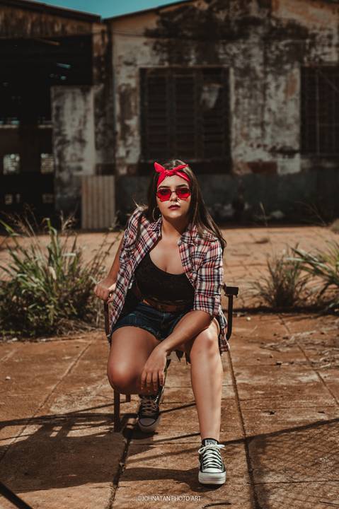 Ensaio de 18 anos da Ana Carolina aqui na cidade de Araguari. Equipe Johnatan Photo Art.'