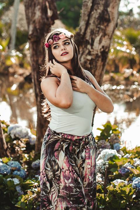 Ensaio de 18 anos da Ana Carolina aqui na cidade de Araguari. Equipe Johnatan Photo Art.'