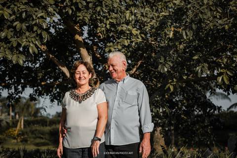 Ensaio de 18 anos da Ana Carolina aqui na cidade de Araguari. Equipe Johnatan Photo Art.'