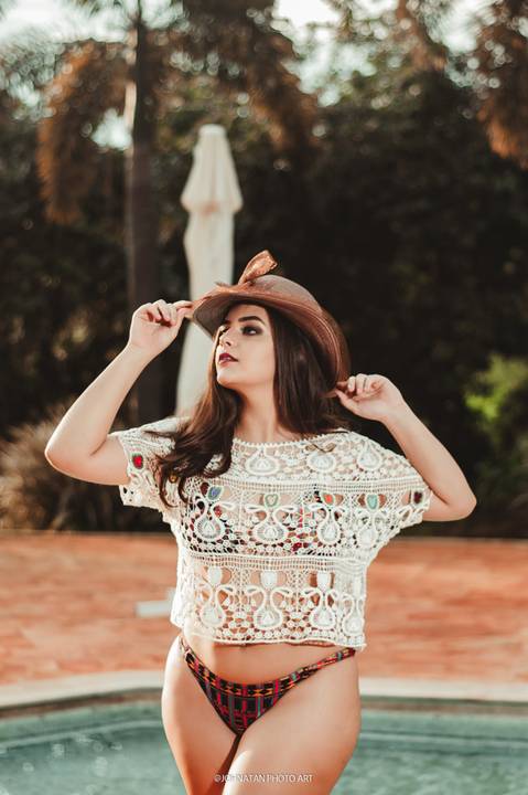 Ensaio de 18 anos da Ana Carolina aqui na cidade de Araguari. Equipe Johnatan Photo Art.'