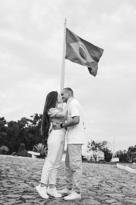foto casal, Ensaio fotográfico em Cabo frio, Cabo Frio, Pré-wedding, casal, casamento 2025, Morro da Guia.'