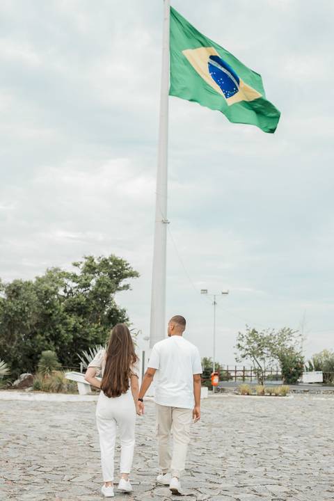 foto casal, Ensaio fotográfico em Cabo frio, Cabo Frio, Pré-wedding, casal, casamento 2025, Morro da Guia.'