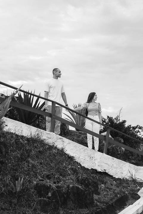 foto casal, Ensaio fotográfico em Cabo frio, Cabo Frio, Pré-wedding, casal, casamento 2025, Morro da Guia.'